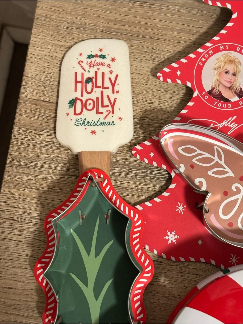 Dolly Parton Christmas Candles and Baking Set 6 pieces